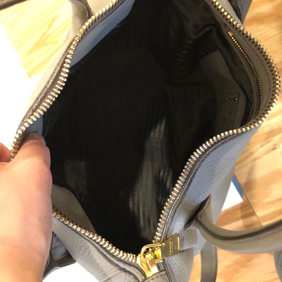 Prada bag - Picture 7 of 8